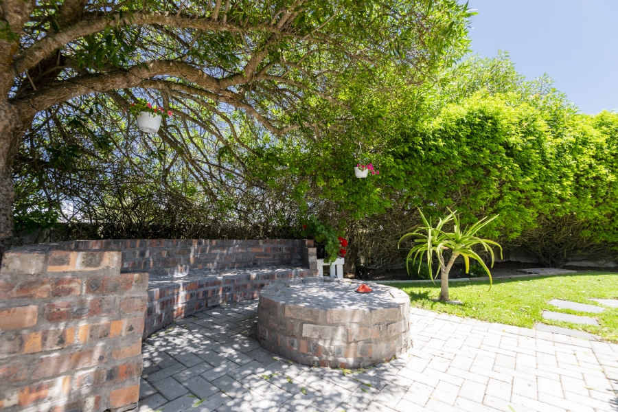 7 Bedroom Property for Sale in Jacobsbaai Western Cape